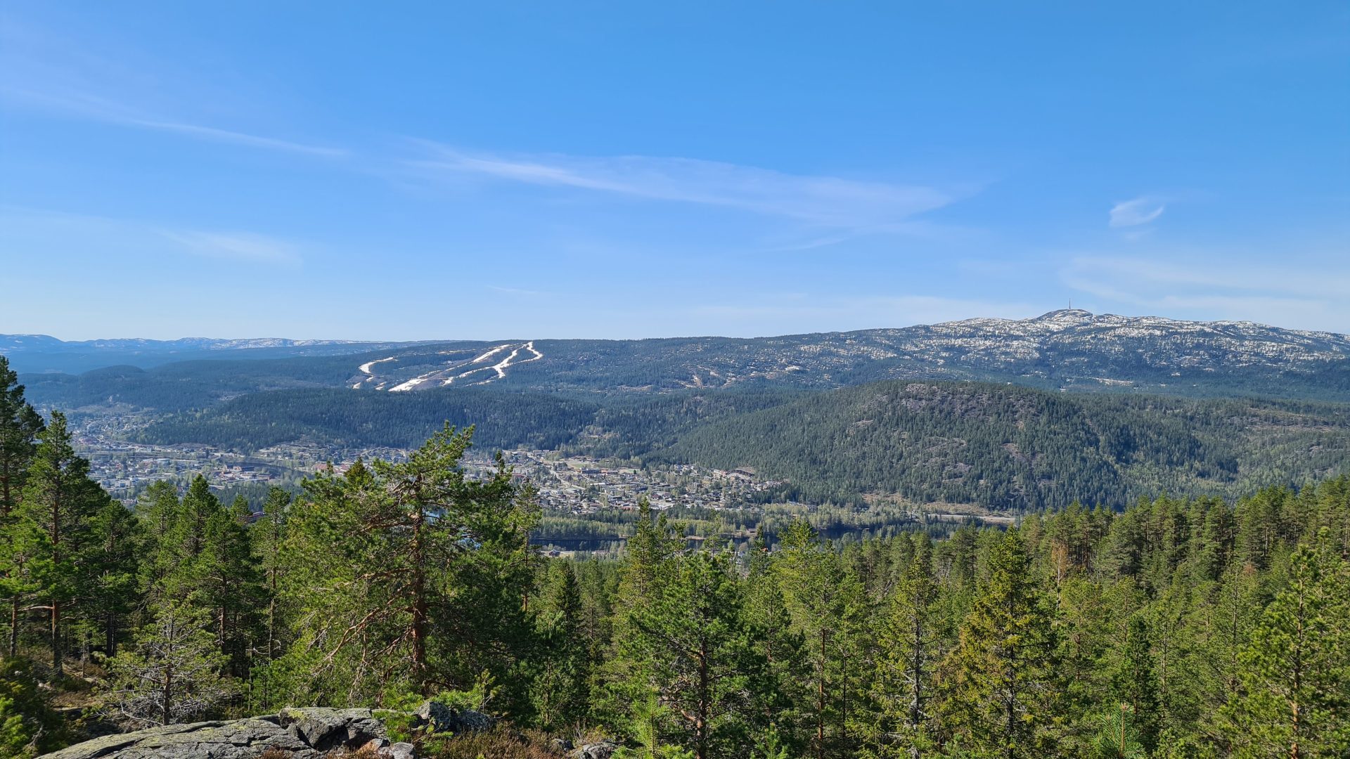 bilde av kongsberg på avstand